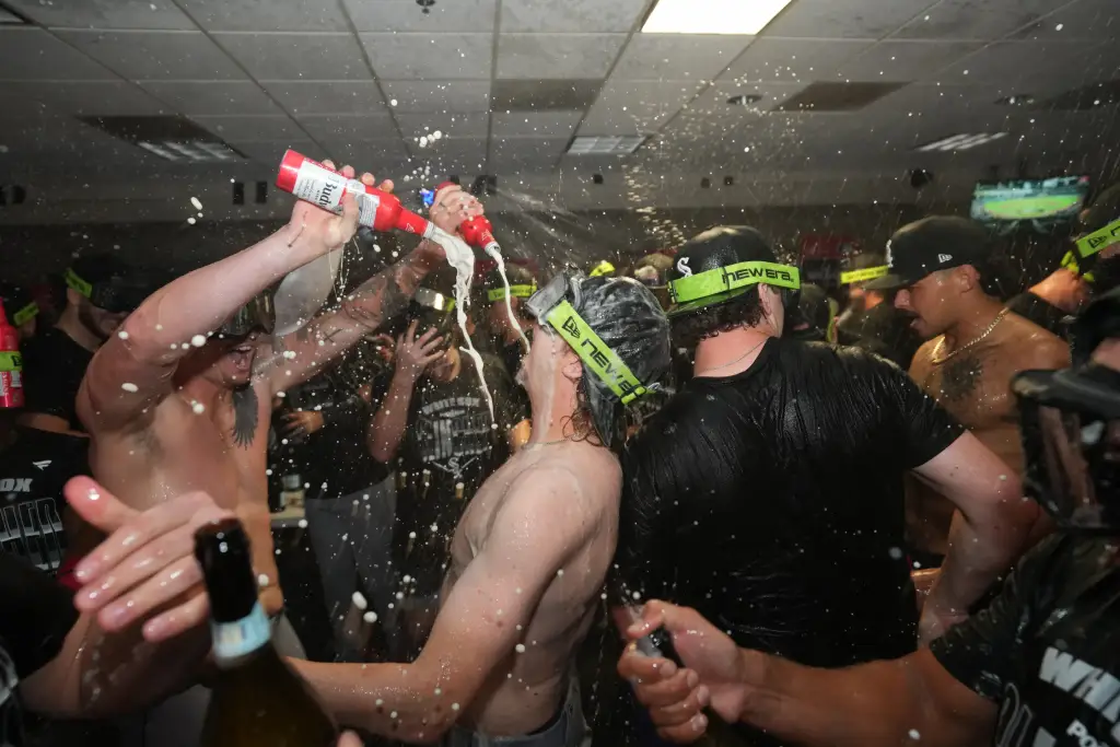 White Sox barre a Astros y va a Series Divisionales contra Guardians