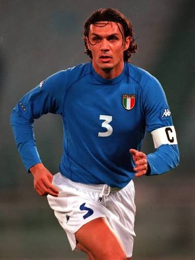 Paolo Maldini: Biografía de Il Capitano 7 Paolo Maldini: Biografía de Il Capitano
