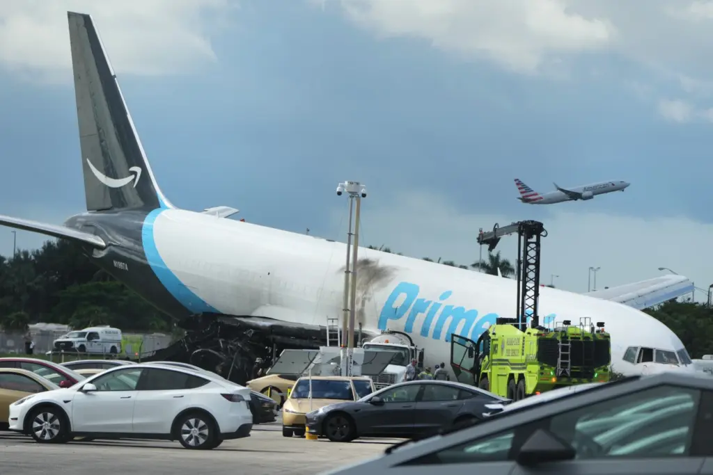 Cinco muertos tras accidente de avión de Amazon en Miami 2 Cinco muertos tras accidente de avión de Amazon en Miami