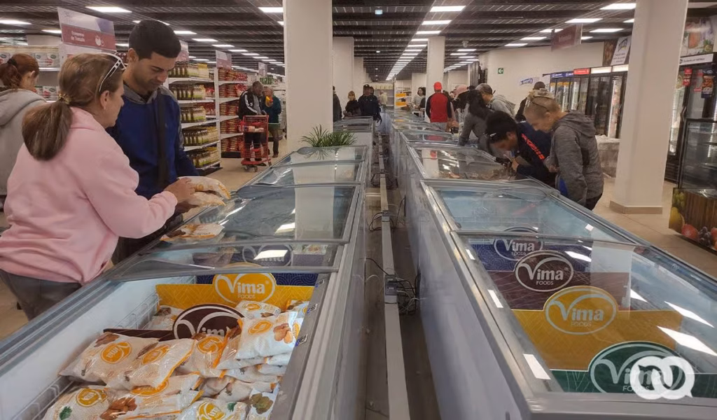 El problema del vuelto en las tiendas por divisas sigue como el primer día