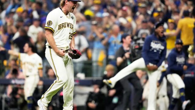 Brewers resiste intento de remontada de Rays y ganan el 1er juego de la Serie Mundial 1 En la foto, Milwaukee da primero en la Serie Mundial