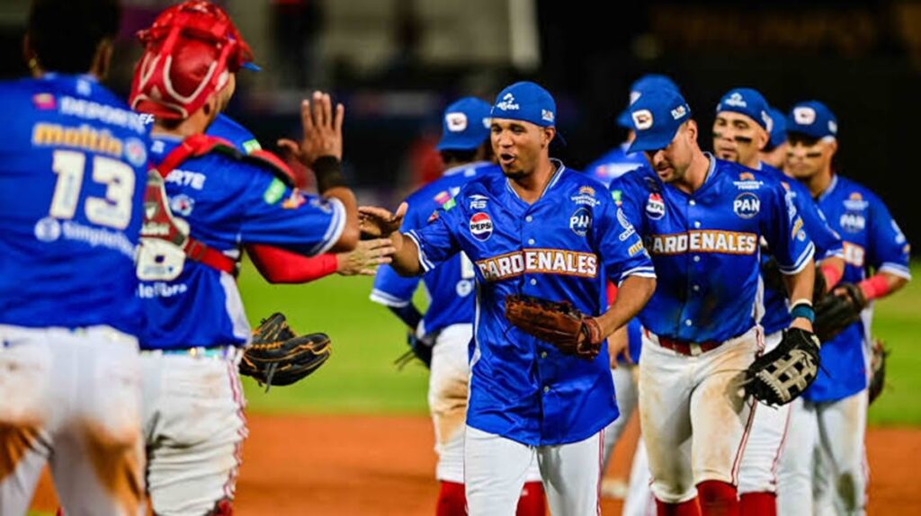 El mejor resumen de las Ligas Invernales 2026-2027: Colmenárez pega grand slam, Hermosillo sigue líder y Estrellas frena al Licey