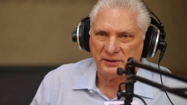 En la foto, el gobernante cubano en su podcast
