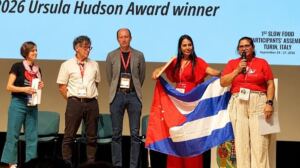 En la foto, momento de la premiación