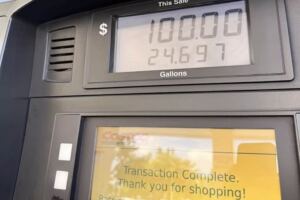 En la foto, un dispensador de gasolina en Miami