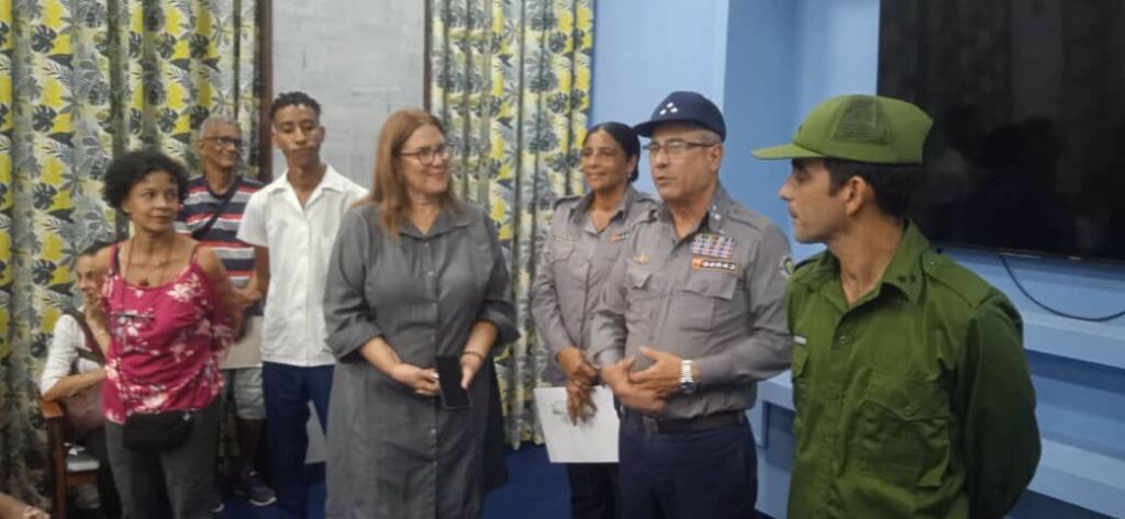 La PNR devuelve bienes robados en una facultad de La Habana y el régimen convierte el caso en propaganda