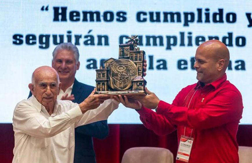 Gerardo Hernández y la CTC celebran los 96 años de Machado Ventura mientras Cuba se hunde en la crisis