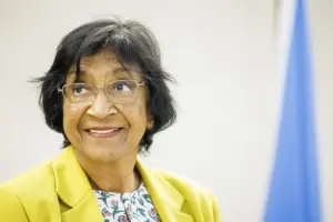 En la foto, La juez sudafricana Navanethem "Navi" Pillay es la ganadora del Premio Nobel de la Paz 2026