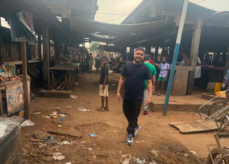 Cubanos deportados a Bangui denuncian abandono 1 En la foto, un cubano deportado a Bangui, en la República Centroafricana