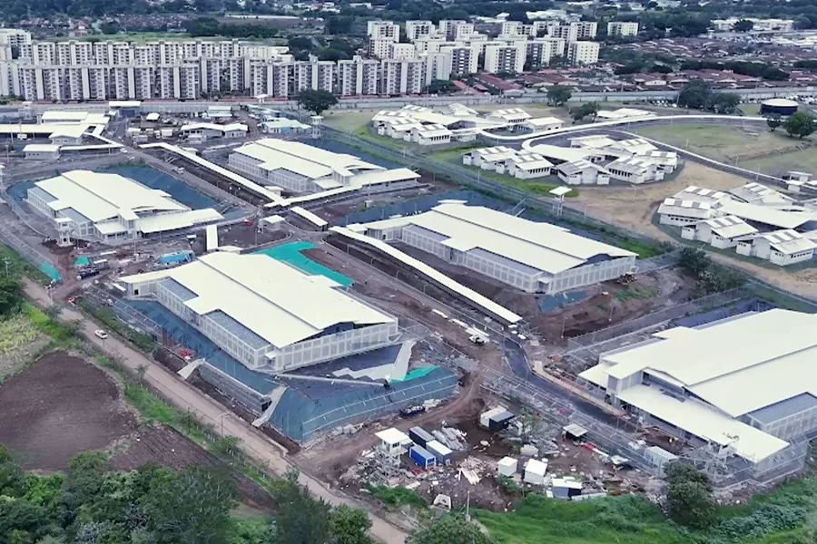 En la foto, el Centro de Alta Contención contra el Crimen Organizado (CACCO), una "megacárcel", en San José (Costa Rica)