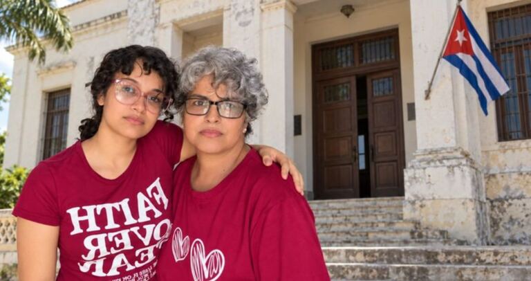 He estado pensando en... la bendición de la persecución 2 En la foto, Ana Bensi y su madre