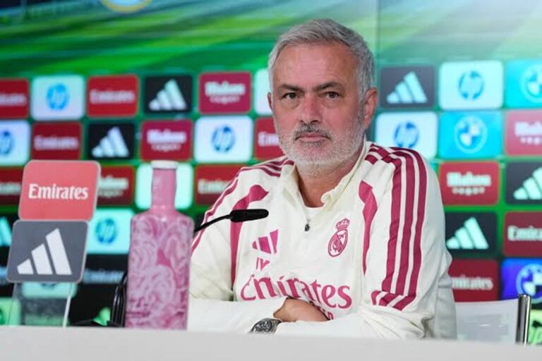 Mourinho: “Intocable sólo es el escudo” 2 En la foto, José Mourinho