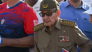 En la foto, Raúl Castro