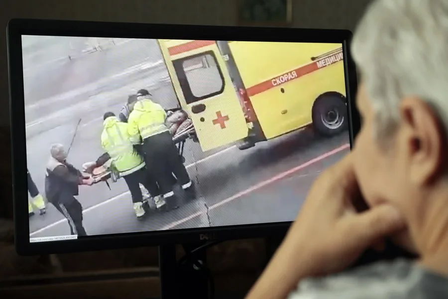 En la foto, una ambulancia