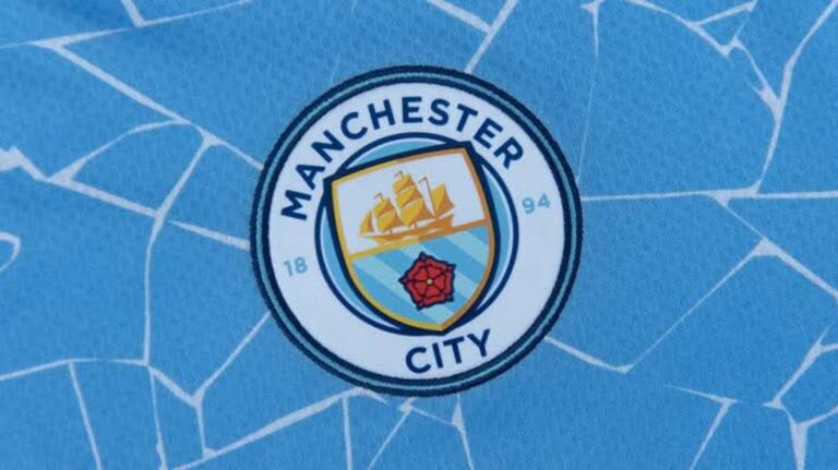 En la foto, el escudo del Manchester City