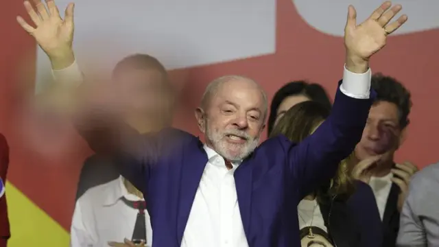 La mayoría de los ministros de Lula da Silva que dejaron el Gobierno pierden en las urnas en Brasil 1 En la foto, El presidente de Brasil y candidato a la reelección, Luiz Inácio Lula da Silva, dando un discurso tras conocer los resultados de las elecciones este domingo, en Sao Bernardo do Campo (Brasil)