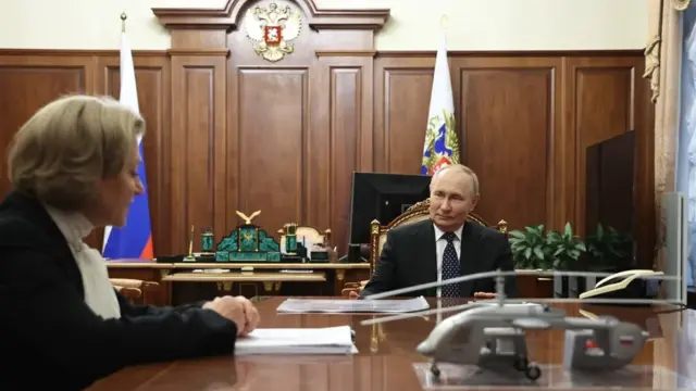 La OMS pide a Rusia información sobre el posible caso mortal de peste neumónica en Siberia 1 En la foto, El Kremlin llamó a la calma y a fiarse exclusivamente de las informaciones del servicio ruso de defensa del consumidor, Rospotrebnadzor