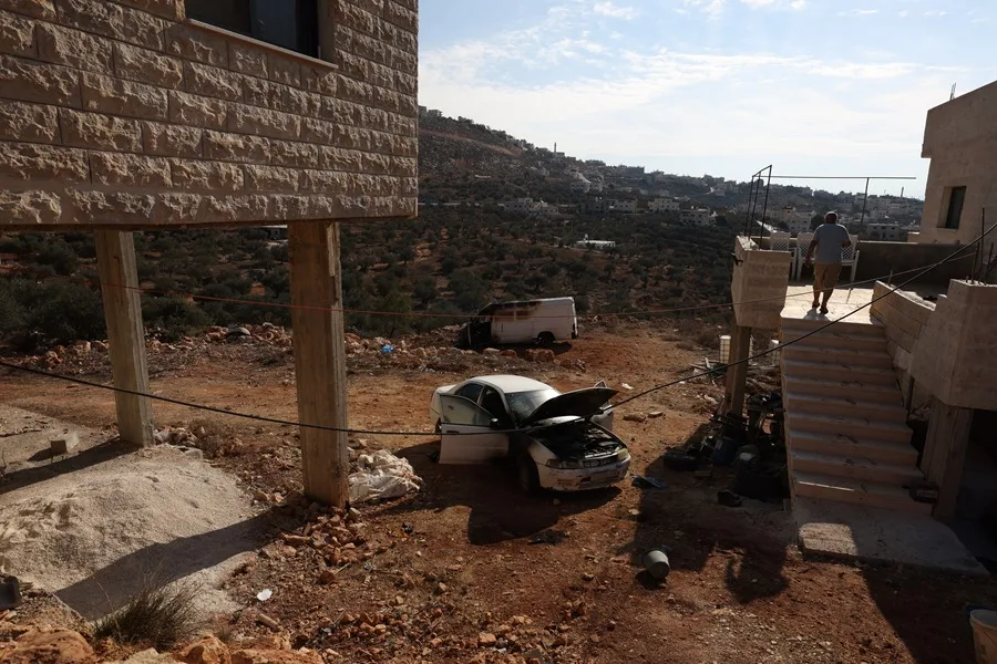 En la foto, Daños en la localidad de Aqraba, cerca de la ciudad cisjordana de Nablus, tras un ataque de colonos el 6 de octubre