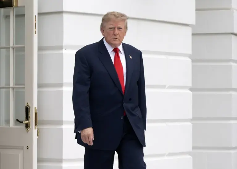 Trump sugiere rebautizar el Atlántico o el Pacífico como «océano Trump» 1 En la foto, El presidente de Estados Unidos, Donald Trump, en Washington