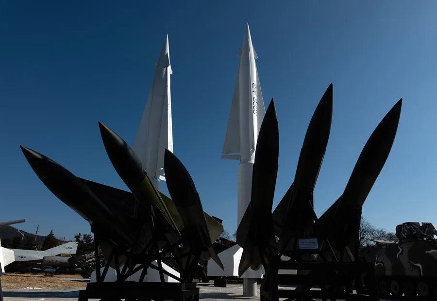 En la foto, Fotografía de archivo de un misil balístico táctico Scud-B norcoreano expuesto en el Museo Conmemorativo de la Guerra de Corea, en Seúl (Corea del Sur)