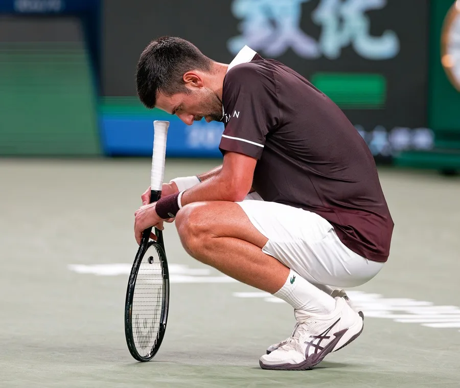 Djokovic cae ante Hurkacz en su debut en Shanghái tras ganar el Abierto de Pekín 2 En la foto, Novak Djokovic, durante el partido de hoy del Masters 1.000 de Shanghái
