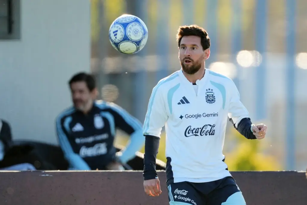 En la foto, Messi en un entrenamiento previo al partido contra Benín