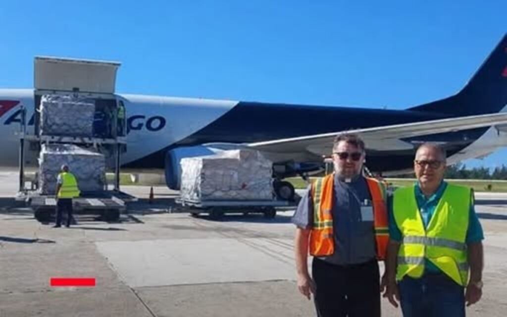En la foto, un avión con la ayuda humanitaria para Ciego de Ávila