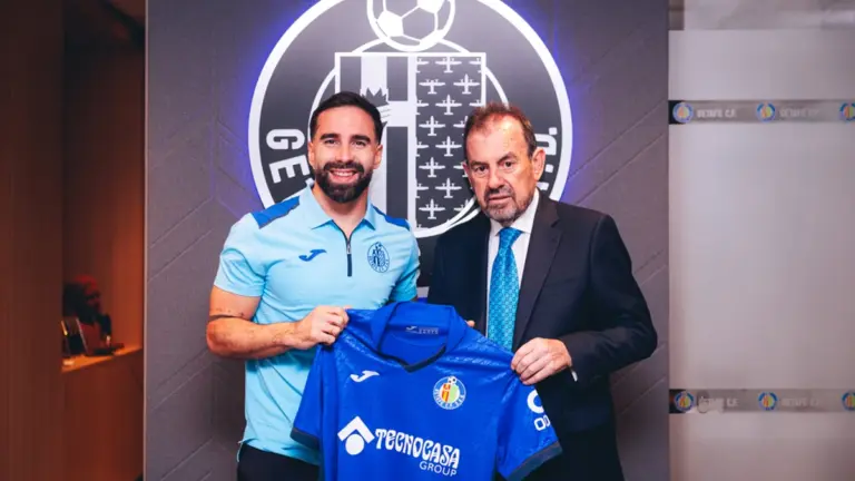 Dani Carvajal jugará una temporada para el Getafe 1 En la foto, Dani Carvajal y Ángel Torres, presidente del Getafe