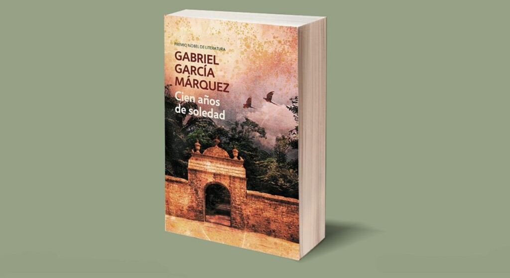 En la foto, el libro Cien años de Soledad