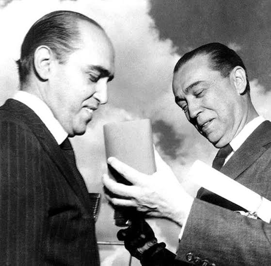 Oscar Niemeyer: Biografía del maestro de las curvas