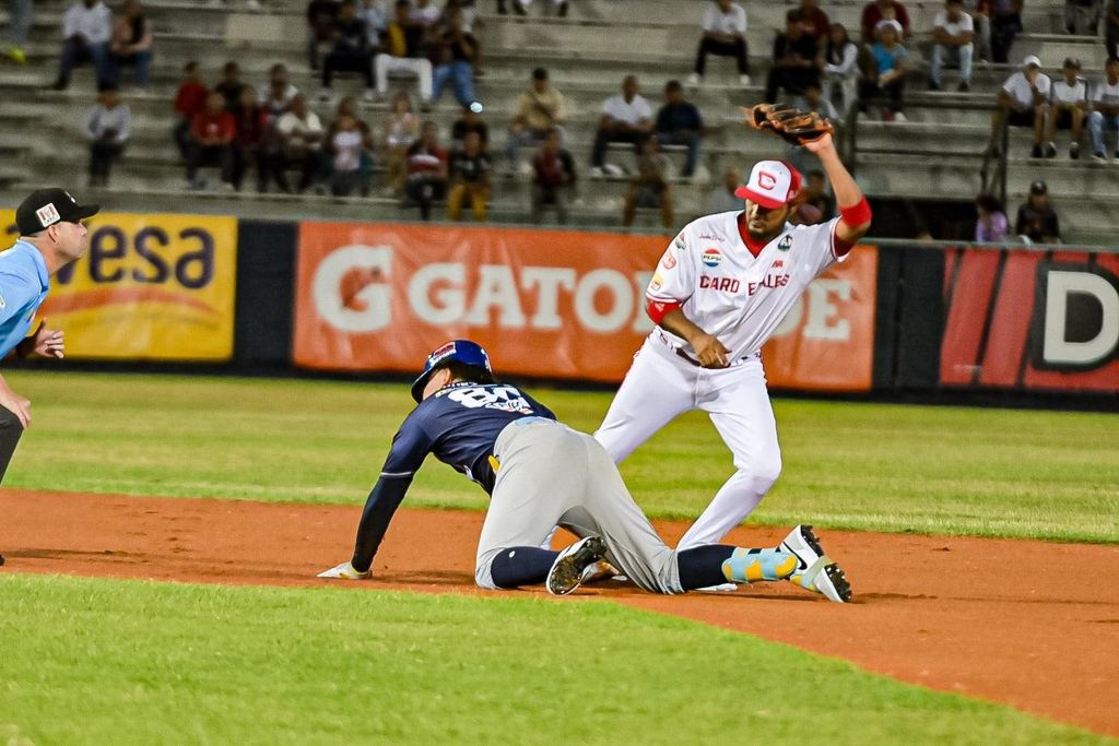 Bonifacio rompe récord en Dominicana; Ibarra conecta dos jonrones y Atondo llega a 500 hits en México