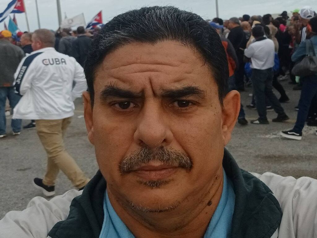 En la foto, Eduardo Miguel Álvarez Estévez, de chivato al servicio del castrismo a casi crítico