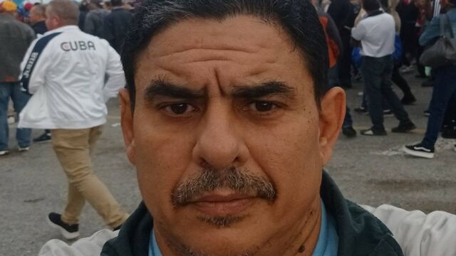 En la foto, Eduardo Miguel Álvarez Estévez, de chivato al servicio del castrismo a casi crítico