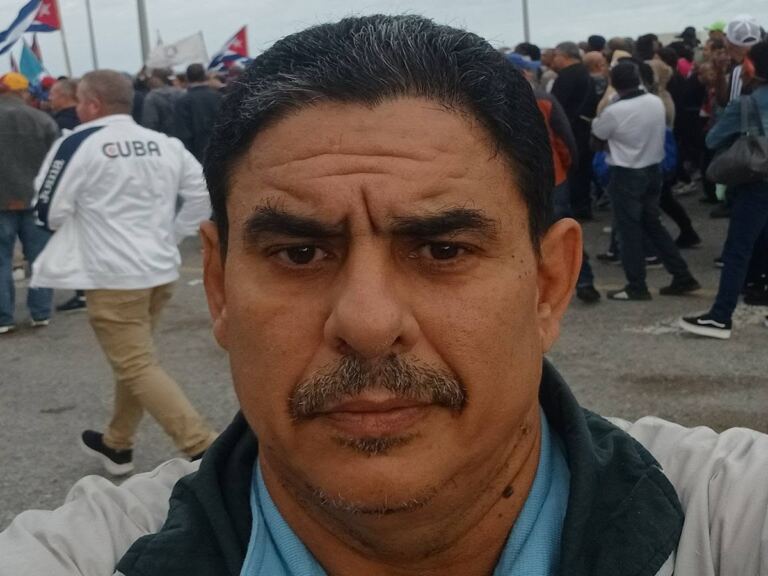 En la foto, Eduardo Miguel Álvarez Estévez, de chivato al servicio del castrismo a casi crítico