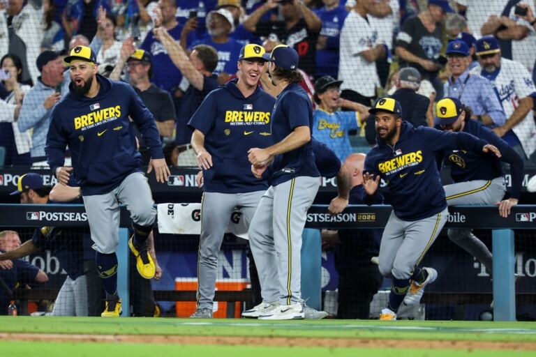 En a foto, los Brewers celebran su pase a la Serie Mundial