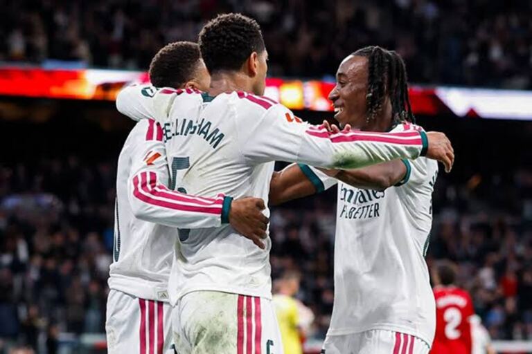 En la foto, Jugadores del Real Madrid festejando un gol