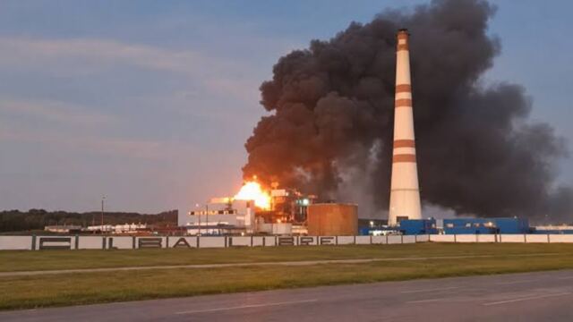 En la foto, el incendio en la CTE Ernesto Guevara, de Santa Cruz del Norte