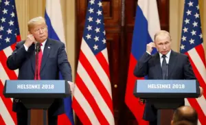 En la foto, el presidente estadounidense, Donald J. Trump (i), y su homólogo ruso, Vladimir Putin (d) durante la cumbre celebrada en Helsinki en 2018