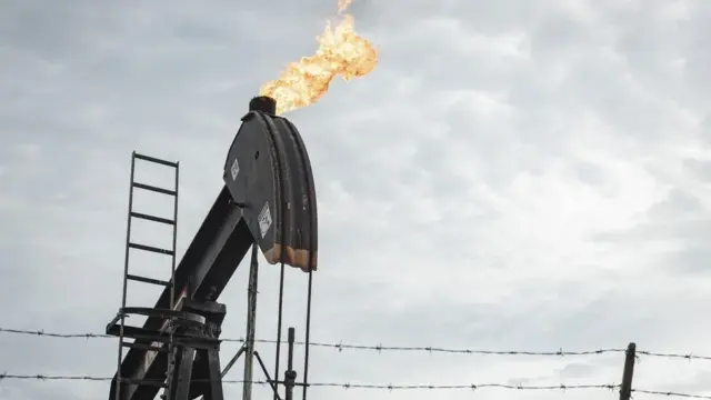 El pacto petrolero de EE.UU. blinda a los socios y no garantiza ingresos a Venezuela, dice ProPublica 1 En la foto, un balancín de petróleo, en Cabimas (Venezuela)