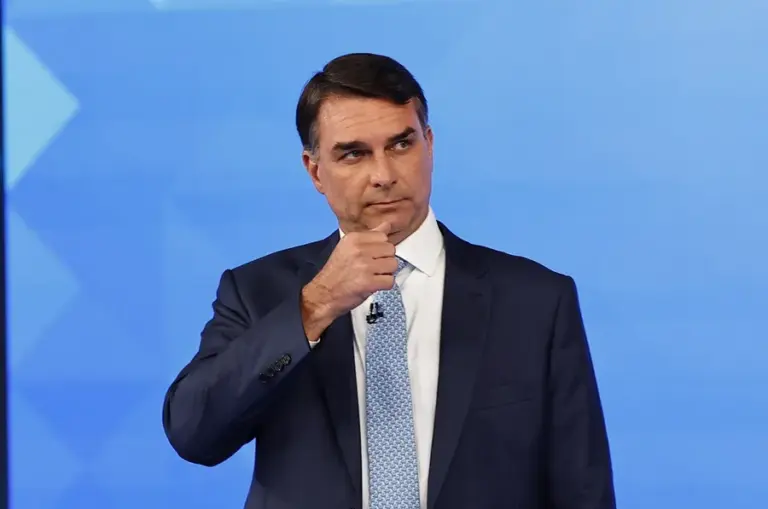 En la foto, Flávio Bolsonaro