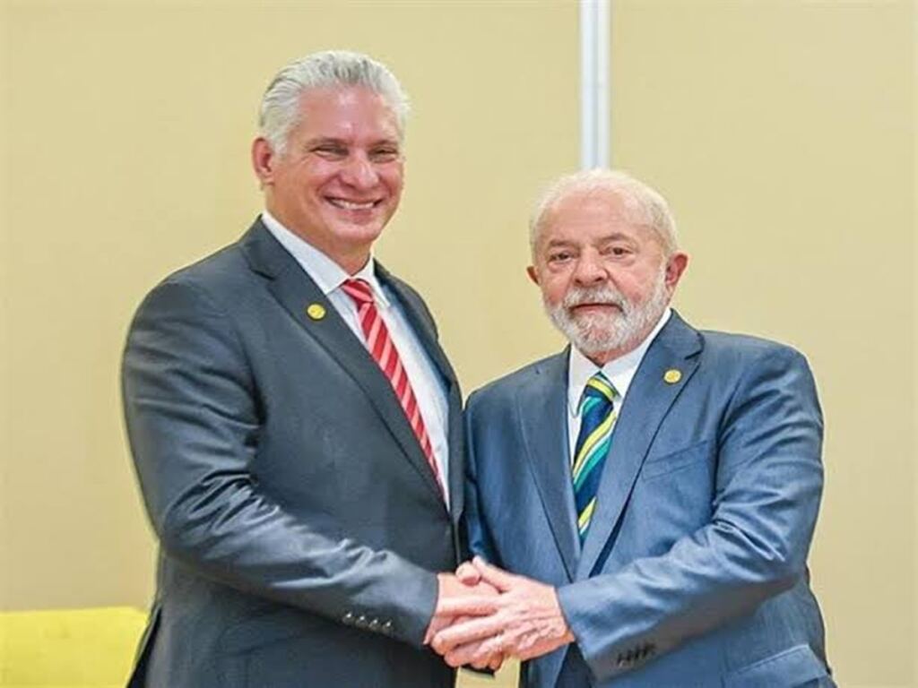 En la foto, el mayoral de los Castro y el presidente electo de Brasil