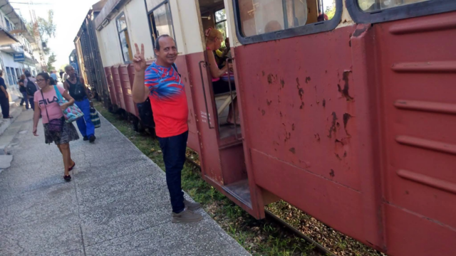 Tren Bayamo-Manzanillo cobra 400 pesos por pasaje bajo control estatal 1 Tren Bayamo-Manzanillo cobra 400 pesos por pasaje bajo control estatal