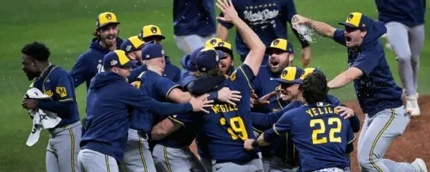 Milwaukee hace historia y conquista su primera Serie Mundial 1 Milwaukee hace historia y conquista su primera Serie Mundial