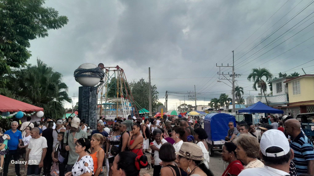 Carnaval en San José de las Lajas: fiesta en la plaza, miseria en la calle